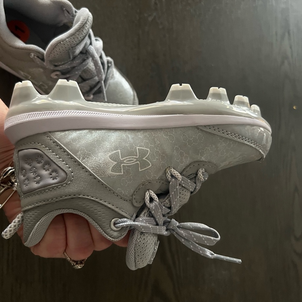 Under Armour Gray Kids Cleats Baseball - Picture 13 of 13